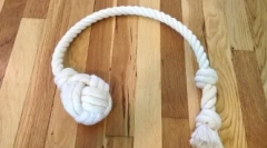 Jucăriile câinilor o fac singur: divertisment și dezvoltare