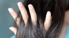 Aplicație spray împotriva păduchi și nd